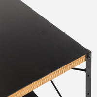 ケーススタディ Furniture® 220 収納ユニット - 3 つの引き出しドレッサーを備えたサンプル