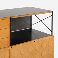 ケーススタディ Furniture® 220 収納ユニット - 3 つの引き出しドレッサーを備えたサンプル