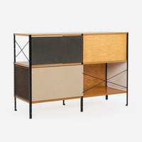 ケーススタディ Furniture® 220 収納ユニット - 3 つの引き出しドレッサーを備えたサンプル