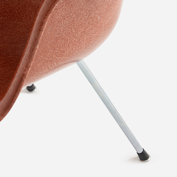 Case Study® X-Base Lounge Armchair – Modernica