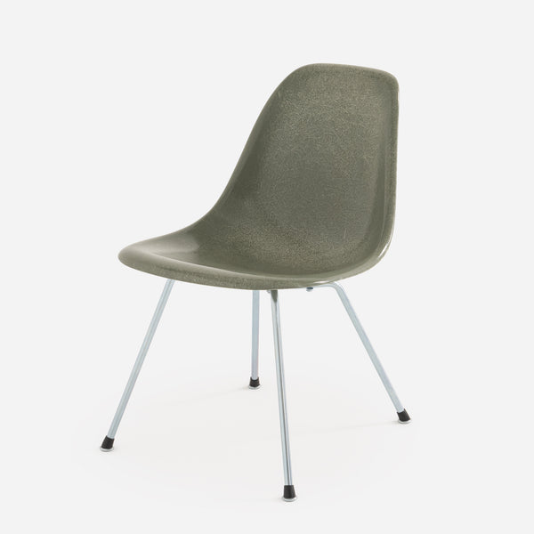 Case Study® Fiberglass X-Base Lounge Side Chair – Modernica