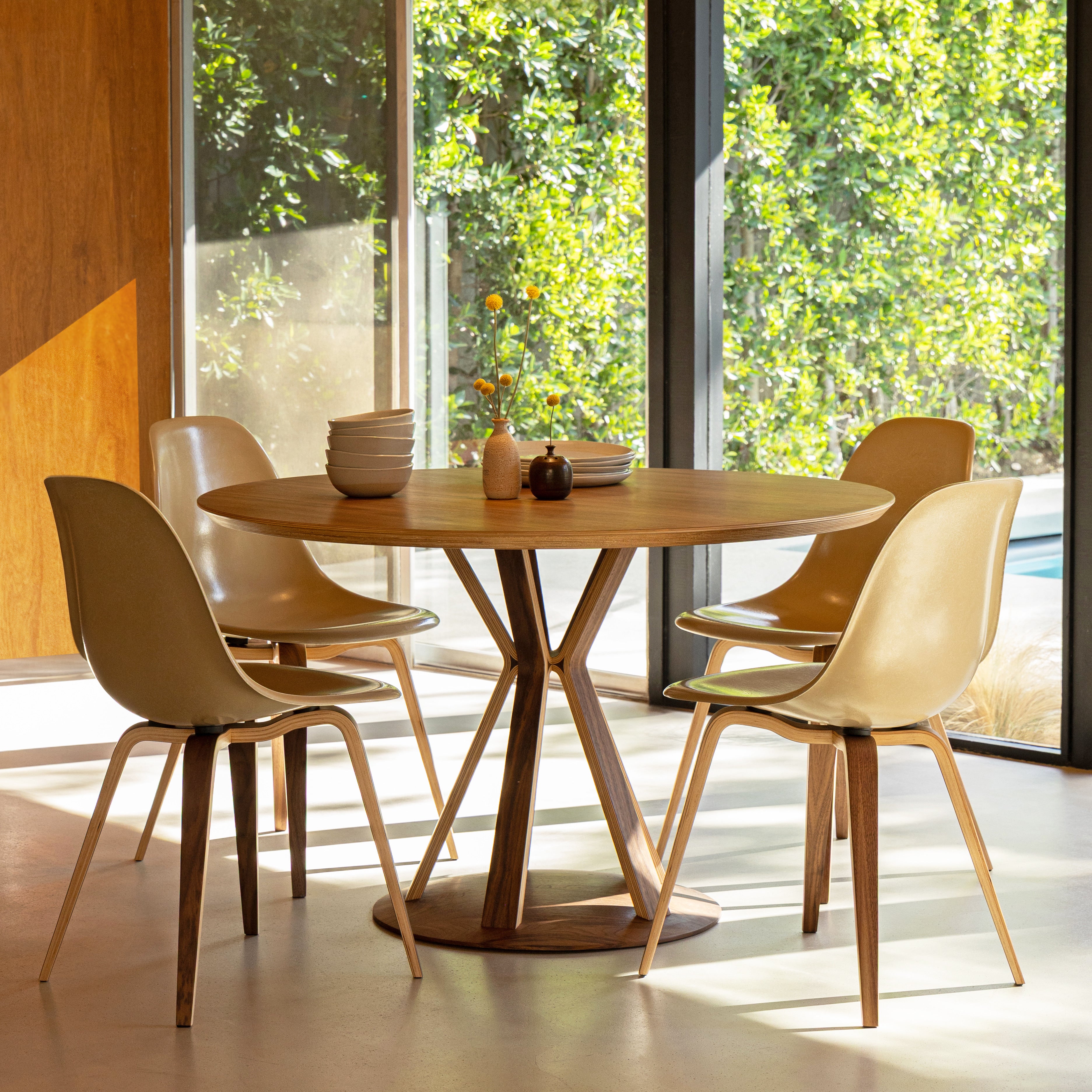 Harmonia Dining Table