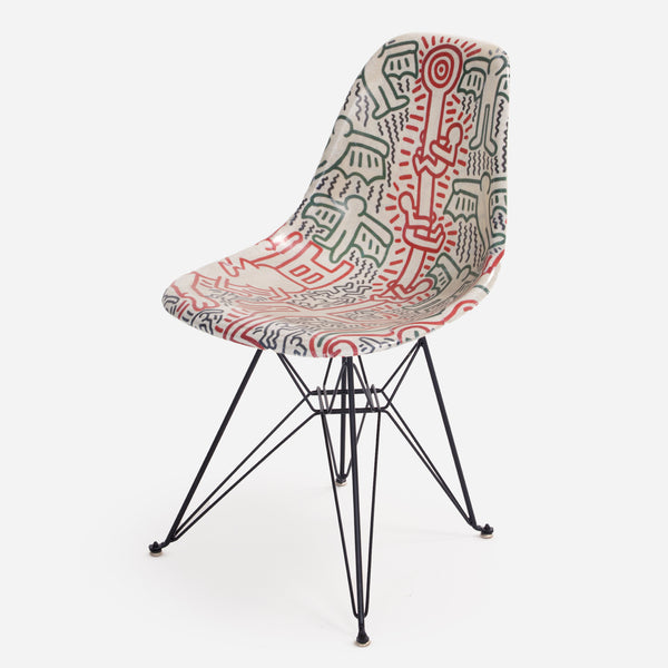 Case Study® Furniture Keith Haring サイドシェル エッフェルチェア - 無題 1983 – Modernica Inc