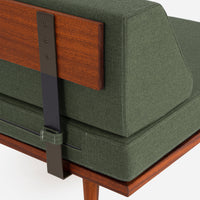 ケーススタディ Furniture® 無垢材デイベッドチェア