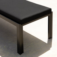 Case Study® Furniture ステンレスベンチ 62 インチ - 布張り - レイブンブラック