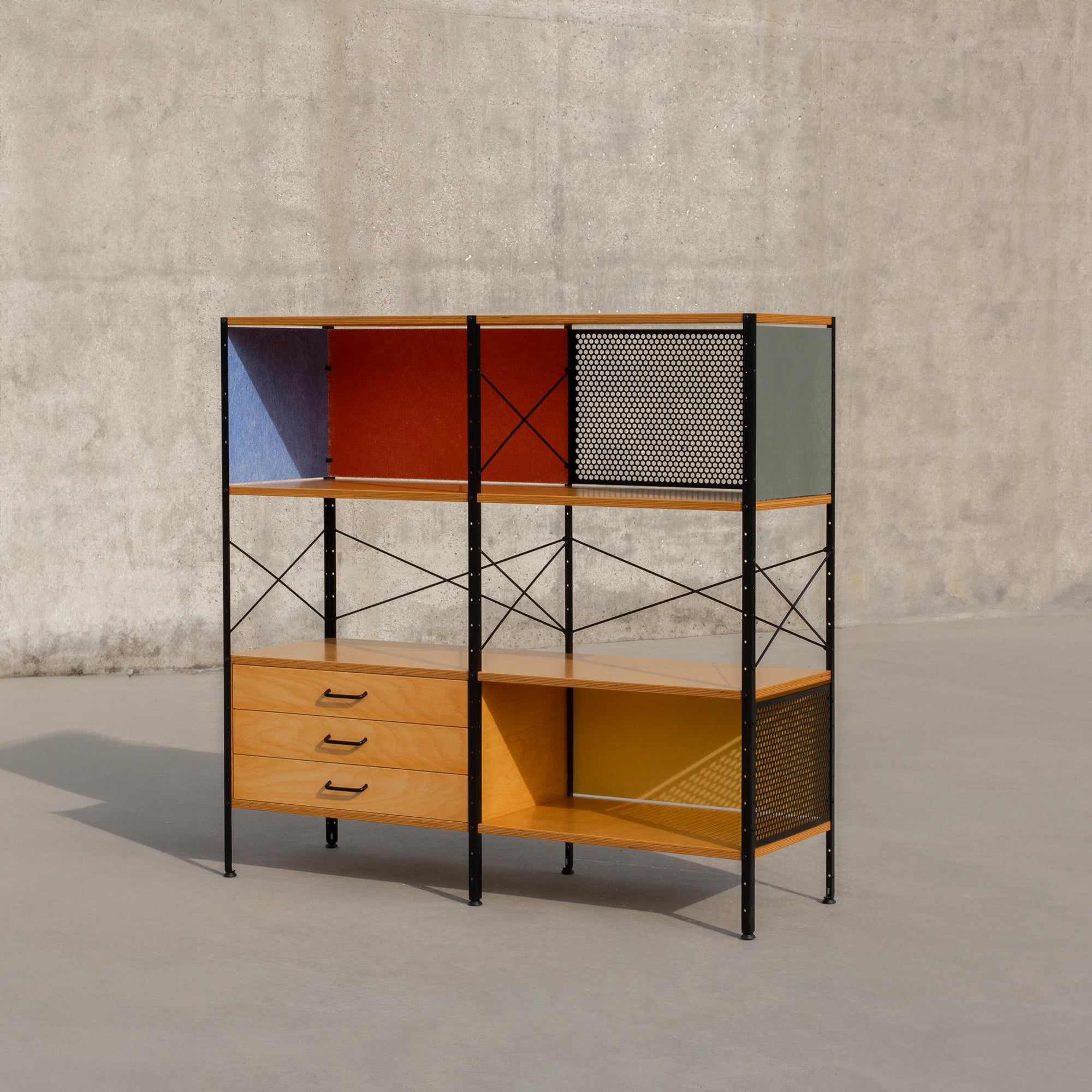 Storage-Unit-Website-_0006_320