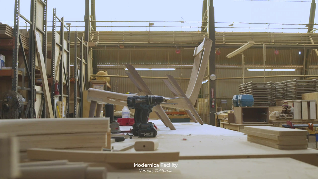 Load video: Papa Bear Chair