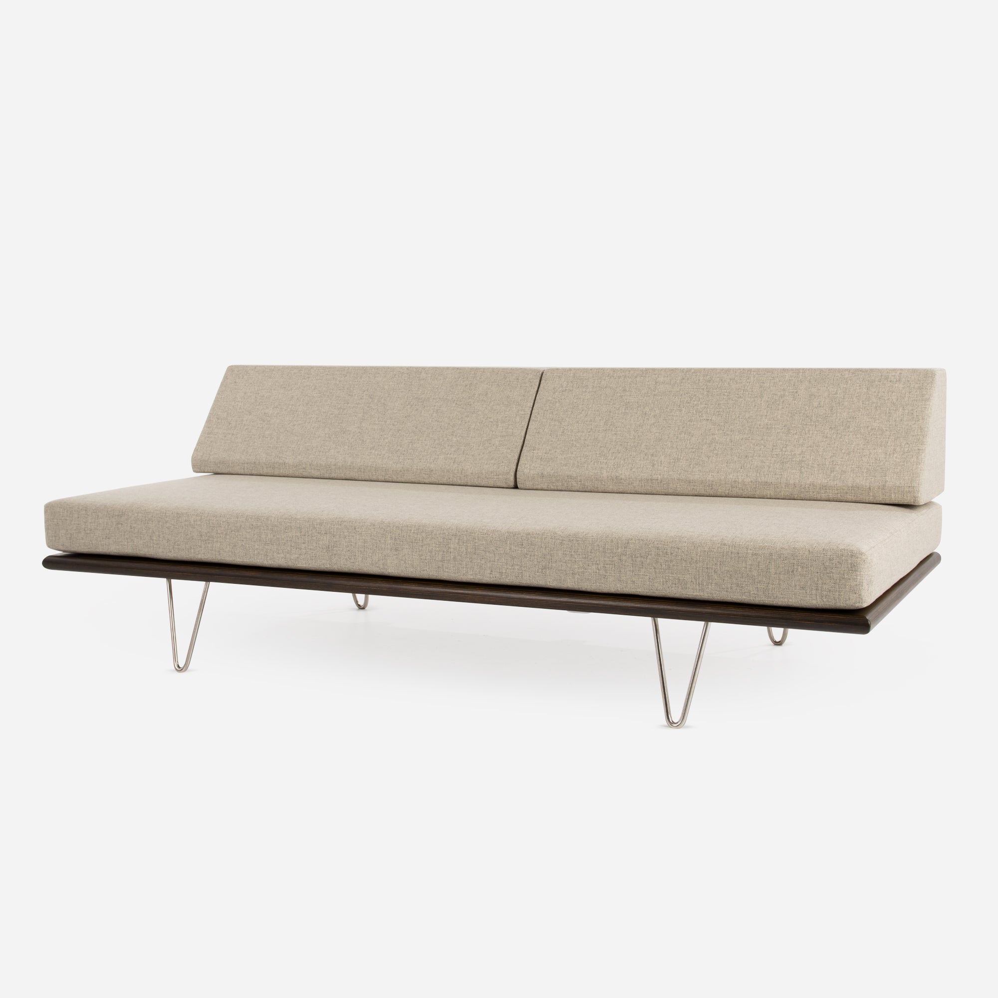 Case Study® V-Leg Daybed