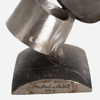 マイケル・W・ギルバートによる彫刻 ニッケルメッキスチール